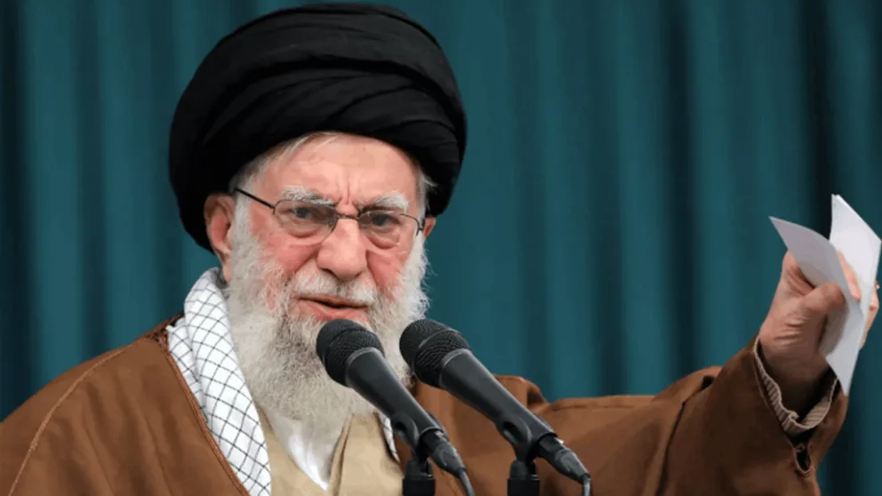 خامنئي يضع حداً للنزاع! خامنئي يضع حداً للنزاع!