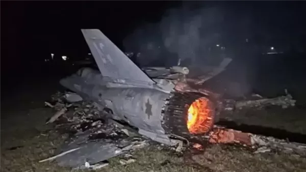 مسؤول إسرائيلي: لدينا العديد من الأهداف لضربها في إيران خلال الأيام المقبلة مسؤول إسرائيلي: لدينا العديد من الأهداف لضربها في إيران خلال الأيام المقبلة