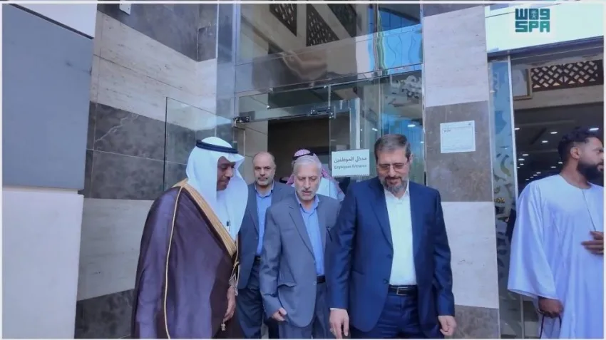 مشاط يقوم بجولة تفقدية لمواقع إقامة الحجاج الإيرانيين في مكة المكرمة مشاط يقوم بجولة تفقدية لمواقع إقامة الحجاج الإيرانيين في مكة المكرمة