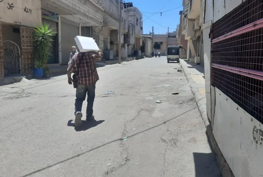 مركز الملك سلمان للإغاثة يقوم بتوزيع 3,211 صندوق تمر في ريف دمشق مركز الملك سلمان للإغاثة يقوم بتوزيع 3,211 صندوق تمر في ريف دمشق