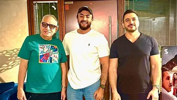 أحمد العوضي يوقع عقدًا لبطولة فيلم جديد مع المنتج السبكي. أحمد العوضي يوقع عقدًا لبطولة فيلم جديد مع المنتج السبكي.