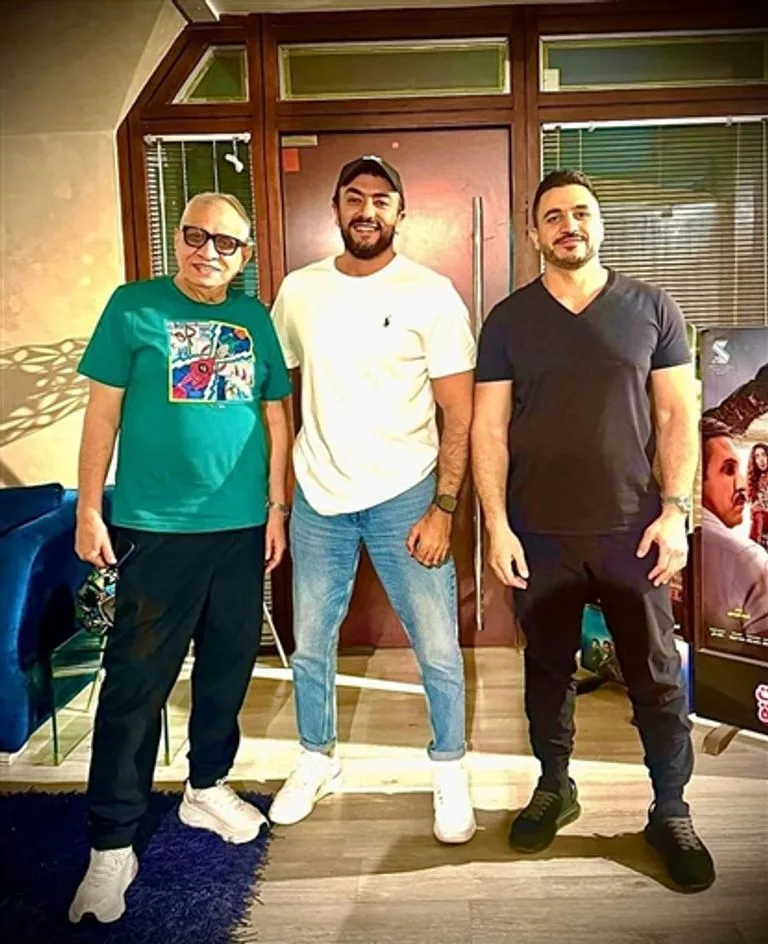 أحمد العوضي يعود إلى عالم السينما من خلال فيلم “البوب” والذي يجمع بين الأكشن والكوميديا بميزانية كبيرة. أحمد العوضي يعود إلى عالم السينما من خلال فيلم “البوب” والذي يجمع بين الأكشن والكوميديا بميزانية كبيرة.