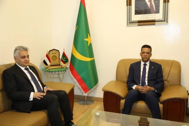 سفير مصر في نواكشوط يناقش مع وزير الصيد الموريتاني سبل تعزيز التعاون بين البلدين سفير مصر في نواكشوط يناقش مع وزير الصيد الموريتاني سبل تعزيز التعاون بين البلدين