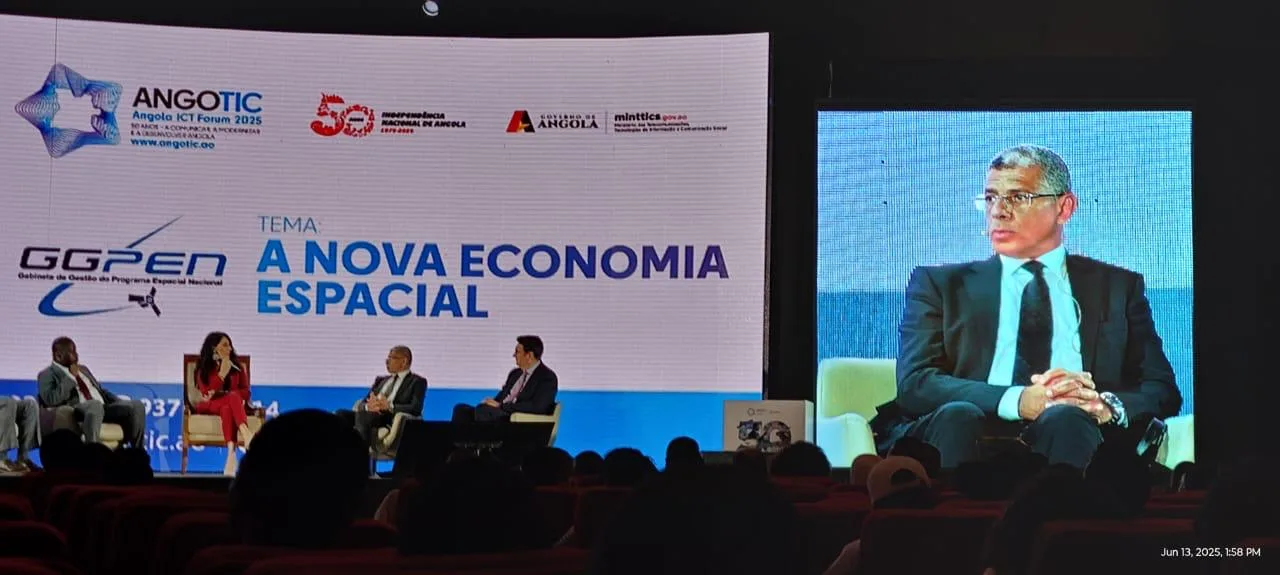 الرئيس التنفيذي لوكالة الفضاء المصرية يشارك في المؤتمر الدولي لتقنية المعلومات والاتصالات في أنجولا. الرئيس التنفيذي لوكالة الفضاء المصرية يشارك في المؤتمر الدولي لتقنية المعلومات والاتصالات في أنجولا.