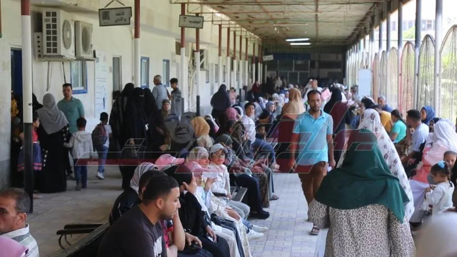 إقبال واسع من أهل كفر الشيخ على حملة «من بدري أمان» إقبال واسع من أهل كفر الشيخ على حملة «من بدري أمان»