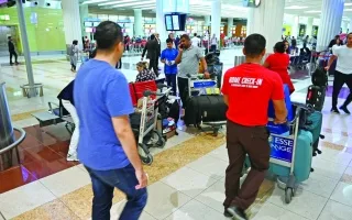 وكالات السفر توصي العملاء بتفادي إلغاء التذاكر أو تعديل الحجوزات مسبقاً. وكالات السفر توصي العملاء بتفادي إلغاء التذاكر أو تعديل الحجوزات مسبقاً.