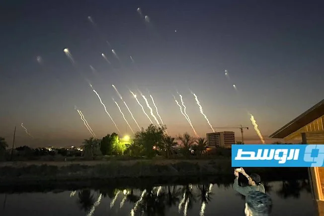 إطلاق مجموعة جديدة من الصواريخ نحو “إسرائيل” وخامنئي يؤكد: إيران ستتفوق على الكيان الصهيوني إطلاق مجموعة جديدة من الصواريخ نحو “إسرائيل” وخامنئي يؤكد: إيران ستتفوق على الكيان الصهيوني