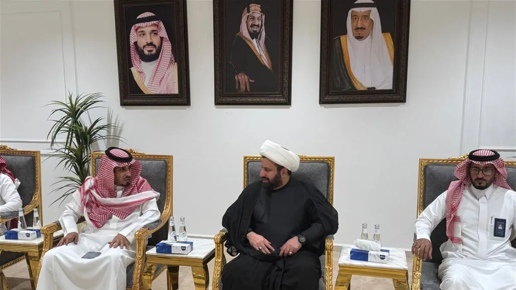 الشيخ المسعودي ينظم اجتماعاً لتيسير دخول الحجاج ويزور الحافلات عند الحدود. الشيخ المسعودي ينظم اجتماعاً لتيسير دخول الحجاج ويزور الحافلات عند الحدود.