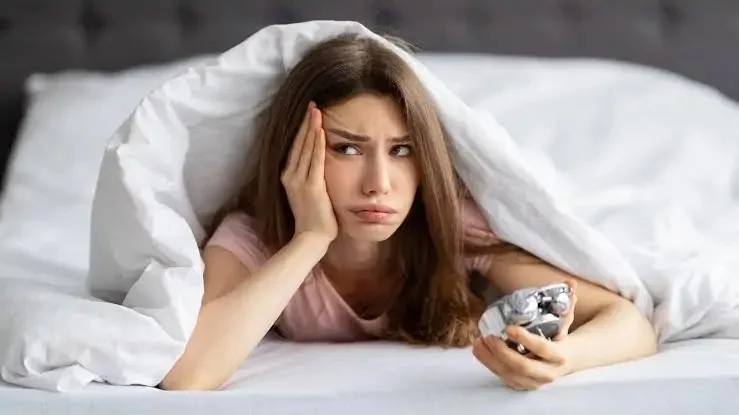 لماذا يرتفع الأرق خلال فصل الصيف؟ الأسباب المجهولة وطرق التعامل معه. لماذا يرتفع الأرق خلال فصل الصيف؟ الأسباب المجهولة وطرق التعامل معه.