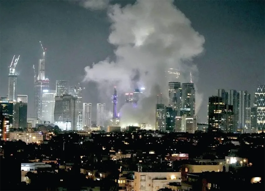 إسرائيل تستهدف محطة التلفزيون.. وإيران تضرب في العمق إسرائيل تستهدف محطة التلفزيون.. وإيران تضرب في العمق