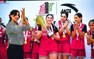 تتويج الفائزين في بطولة كرة السلة لأكاديميات دبي