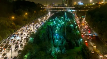 بعد تحذير ترامب بالإخلاء العاجل.. آلاف الإيرانيين يغادرون طهران | صور