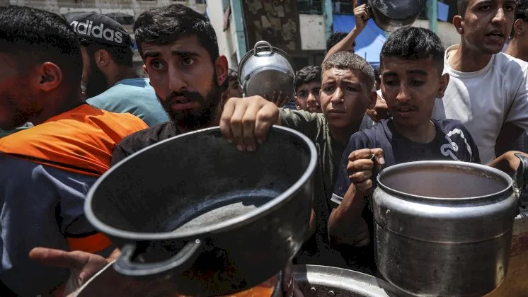 مقتل 20 فلسطينيًا بالقرب من مراكز توزيع الإغاثة في غزة مقتل 20 فلسطينيًا بالقرب من مراكز توزيع الإغاثة في غزة