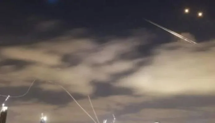 جيش الاحتلال يشغل صفارات الإنذار في شمال إسرائيل جيش الاحتلال يشغل صفارات الإنذار في شمال إسرائيل