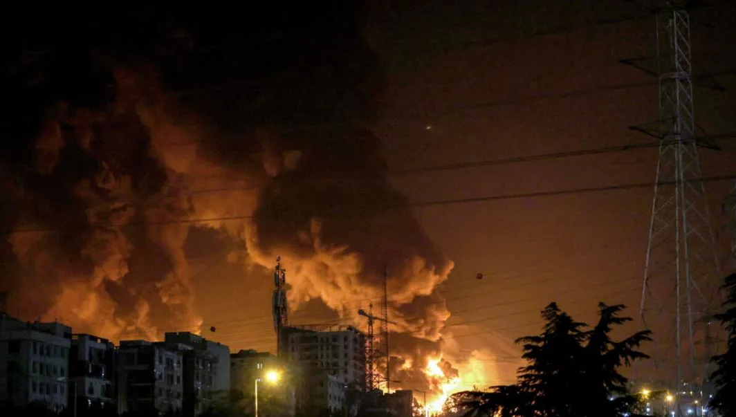 وكالة فارس: تدمير طائرات مسيرة إسرائيلية في أجواء غرب بندر عباس بجنوب إيران