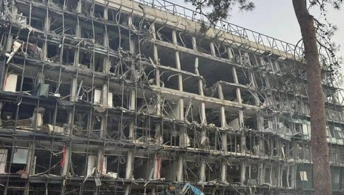 بفعل صاروخ إيراني… حريق في مختبر وتدمير طوابق بمعهد وايزمان في إسرائيل بفعل صاروخ إيراني… حريق في مختبر وتدمير طوابق بمعهد وايزمان في إسرائيل