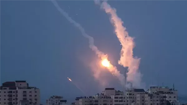 إطلاق مجموعة جديدة من الصواريخ الإيرانية نحو تل أبيب.. صافرات الإنذار ت响 في القدس ومطار بن غوريون إطلاق مجموعة جديدة من الصواريخ الإيرانية نحو تل أبيب.. صافرات الإنذار ت响 في القدس ومطار بن غوريون