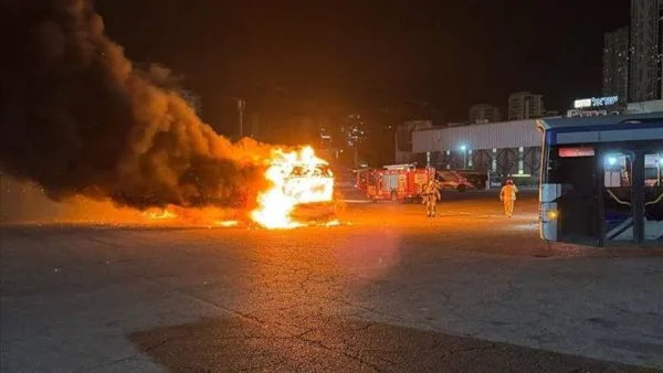 الإسعاف الإسرائيلي يتوجه إلى مناطق التصادم بعد إطلاق إيران لصواريخ جديدة. الإسعاف الإسرائيلي يتوجه إلى مناطق التصادم بعد إطلاق إيران لصواريخ جديدة.