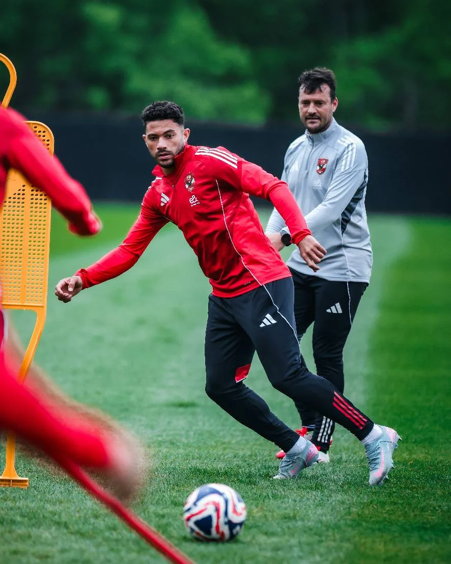 الأهلي يواصل تدريباته تحضيرًا لملاقاة بالميراس البرازيلي في كأس العالم للأندية (صور) الأهلي يواصل تدريباته تحضيرًا لملاقاة بالميراس البرازيلي في كأس العالم للأندية (صور)