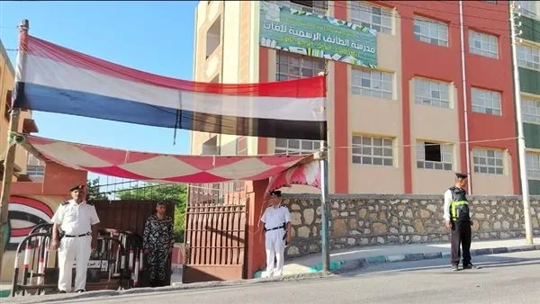 وصول صناديق امتحانات الثانوية العامة إلى لجان الإسماعيلية في الموعد المحدد. وصول صناديق امتحانات الثانوية العامة إلى لجان الإسماعيلية في الموعد المحدد.
