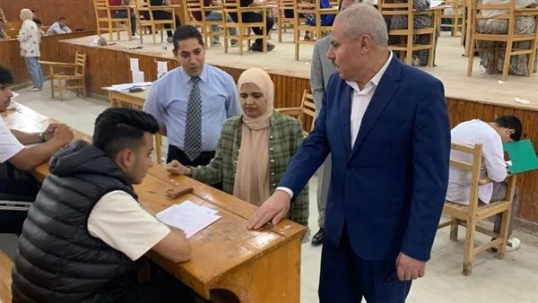 رئيس جامعة قناة السويس يقوم بجولة تفقدية في لجان امتحانات المعهد الفني للتمريض رئيس جامعة قناة السويس يقوم بجولة تفقدية في لجان امتحانات المعهد الفني للتمريض