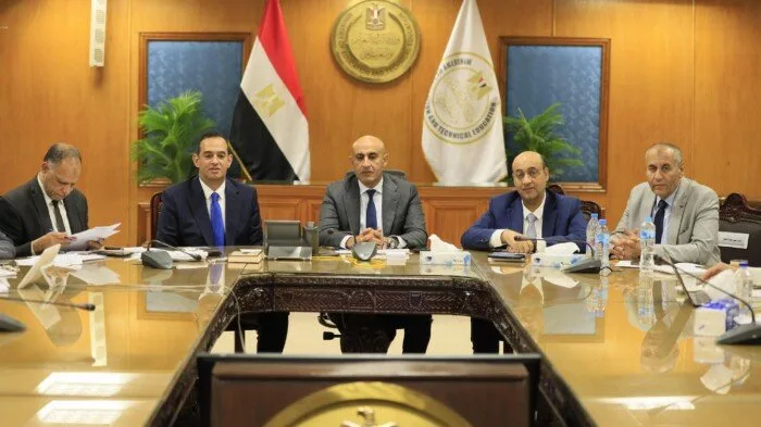بمراقبة كاميرات المراقبة.. وزير التعليم يراقب امتحانات الثانوية العامة 2025