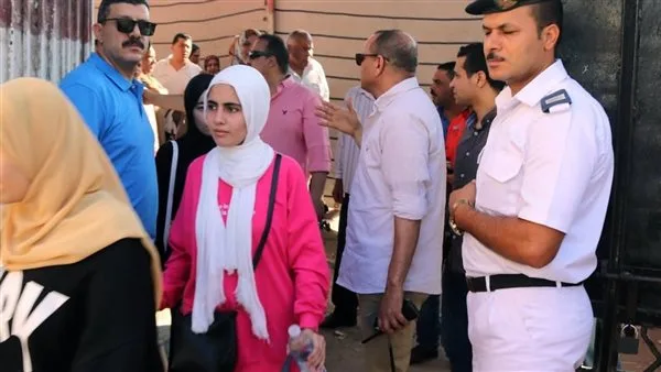 طلاب الثانوية العامة في الدقهلية يتحدثون في ثاني أيام الامتحانات: “نشعر جميعًا بالتوتر واللجنة تخيفنا”
