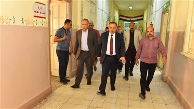 محافظ أسيوط يزور المصابين في حادث انقلاب الميكروباص عند مدخل الطريق الصحراوي الغنايم للاطمئنان على صحتهم محافظ أسيوط يزور المصابين في حادث انقلاب الميكروباص عند مدخل الطريق الصحراوي الغنايم للاطمئنان على صحتهم
