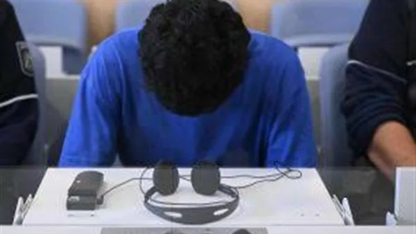 230 مسافرًا ينتظرون نحو 5 ساعات داخل قطار عالق بالقرب من كولونيا في ألمانيا. 230 مسافرًا ينتظرون نحو 5 ساعات داخل قطار عالق بالقرب من كولونيا في ألمانيا.