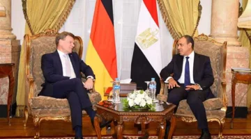 وزير الخارجية يتباحث مع نظيره الألماني حول القضايا السياسية