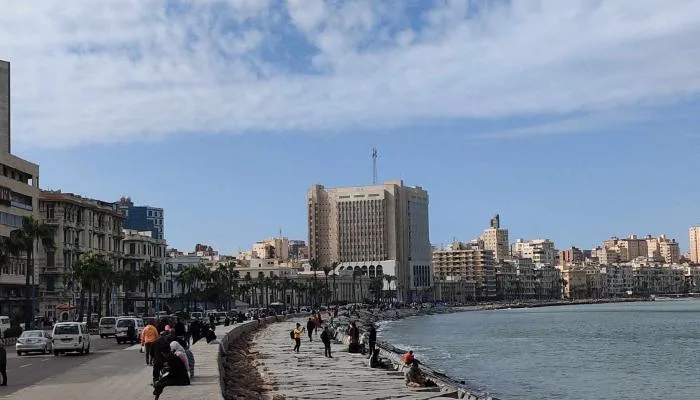الأثاث يتحرك بمفرده.. زلزال يوقظ الإسكندرية ويثير القلق بين السكان الأثاث يتحرك بمفرده.. زلزال يوقظ الإسكندرية ويثير القلق بين السكان