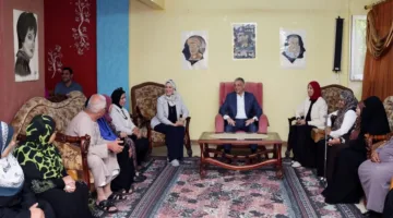 محافظ الإسماعيلية يقوم بزيارة نزلاء دار ضيافة كبار السن ويشاركهم احتفالات عيد الأضحى.