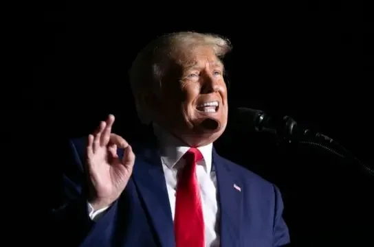 ترامب: الهجوم على إيران حقق نجاحاً كبيراً.. والولايات المتحدة تؤيد إسرائيل بوضوح ترامب: الهجوم على إيران حقق نجاحاً كبيراً.. والولايات المتحدة تؤيد إسرائيل بوضوح