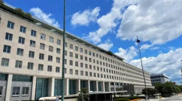 وزارة الخارجية الأمريكية تستمر في التواصل مع كل من روسيا وأوكرانيا