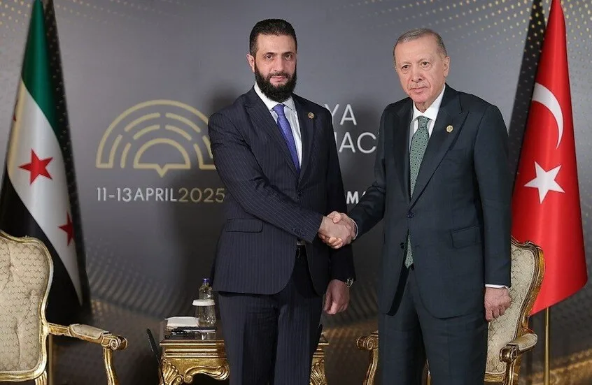 الرئيس التركي يشدد على أهمية عدم انزلاق سوريا في النزاع بين إسرائيل وإيران. الرئيس التركي يشدد على أهمية عدم انزلاق سوريا في النزاع بين إسرائيل وإيران.