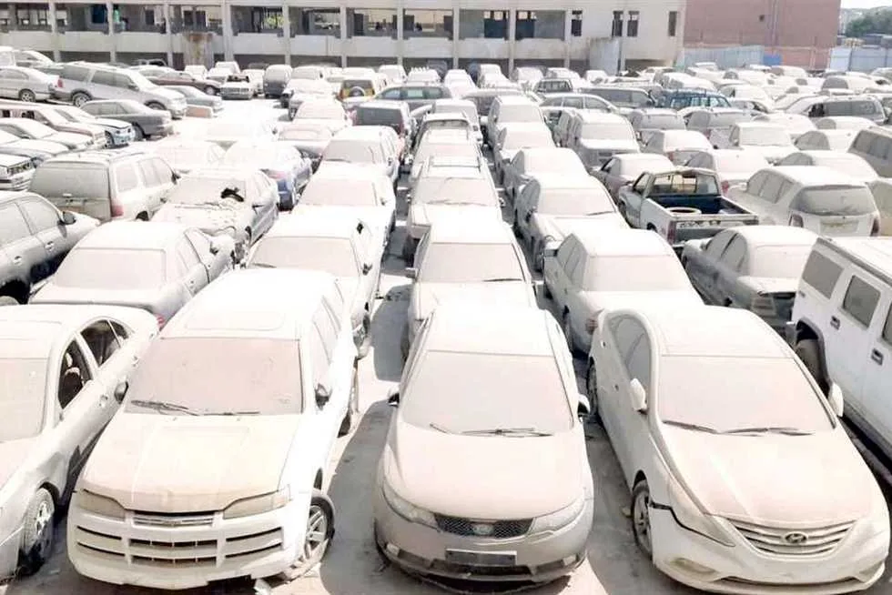 20 مليون جنيه من عائدات مزاد بيع السيارات وبضائع مهملة في جمارك الإسكندرية 20 مليون جنيه من عائدات مزاد بيع السيارات وبضائع مهملة في جمارك الإسكندرية