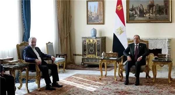 وزير الخارجية: هناك فرصة لتعزيز العلاقات الثنائية مع إيران بما يعود بالنفع على الشعبين. وزير الخارجية: هناك فرصة لتعزيز العلاقات الثنائية مع إيران بما يعود بالنفع على الشعبين.