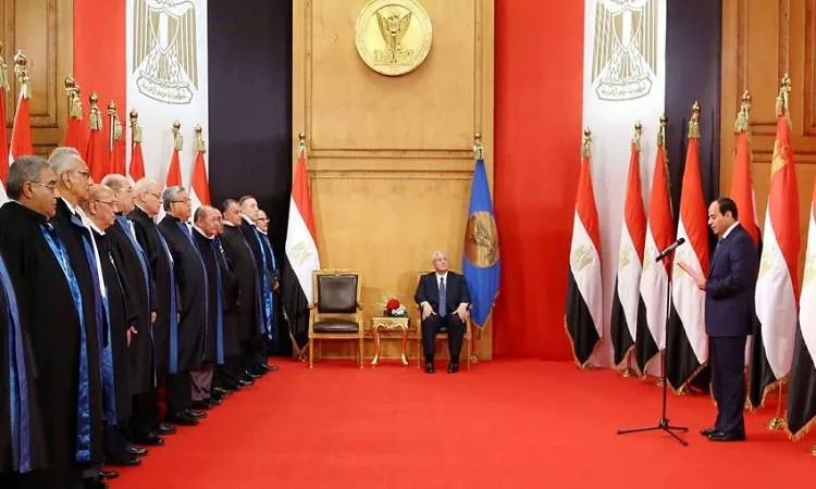 2014: عبد الفتاح السيسي يتولى منصب رئيس مصر بعد أداء اليمين الدستورية 2014: عبد الفتاح السيسي يتولى منصب رئيس مصر بعد أداء اليمين الدستورية