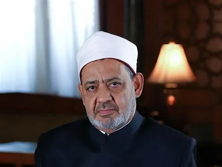 شيخ الأزهر يبارك لخادم الحرمين الشريفين وولي العهد السعودي على نجاح موسم الحج