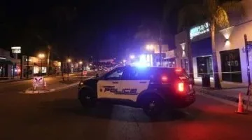 شرطي يُقتل وآخر يُصاب في حادث إطلاق نار بلوس أنجلوس، مع مقتل شخص آخر.