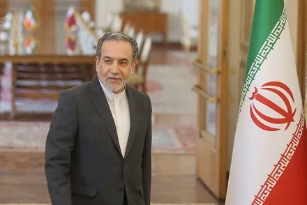 وزير الخارجية الإيراني يتوجه إلى القاهرة غداً لمناقشة مسائل ثنائية وإقليمية وزير الخارجية الإيراني يتوجه إلى القاهرة غداً لمناقشة مسائل ثنائية وإقليمية