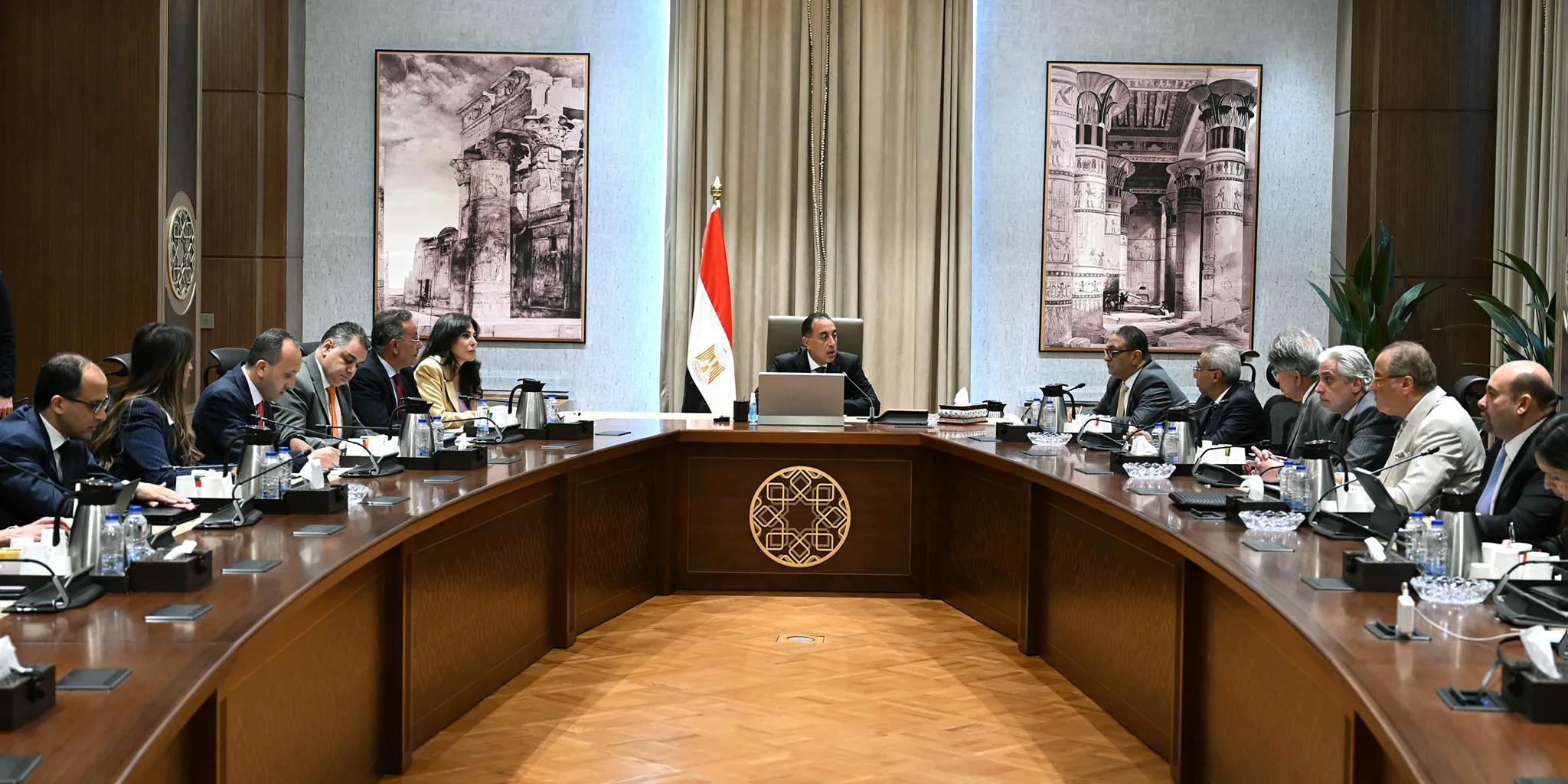 رئيس الوزراء يراقب آخر التطورات الخاصة بالتحضيرات لافتتاح المتحف المصري الكبير رئيس الوزراء يراقب آخر التطورات الخاصة بالتحضيرات لافتتاح المتحف المصري الكبير