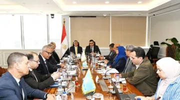 وزير الإسكان ومحافظ الجيزة يناقشان التعاون في مشاريع مياه الشرب والصرف الصحي في المحافظة