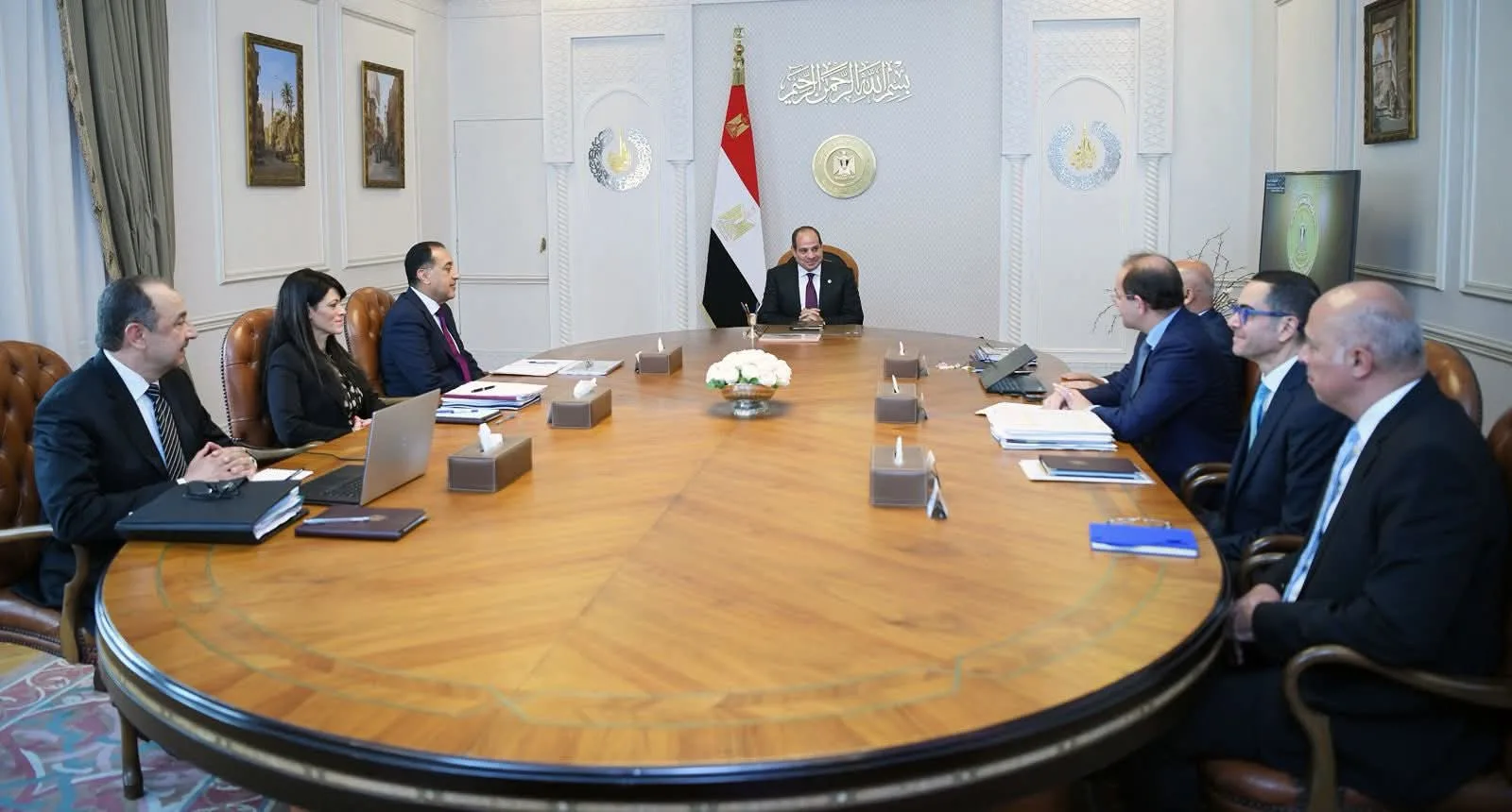 السيسي يدعو لتقوية التعاون مع القطاع الخاص وتحديث شركات الأعمال بما يتماشى مع رؤية محددة حتى عام 2027. السيسي يدعو لتقوية التعاون مع القطاع الخاص وتحديث شركات الأعمال بما يتماشى مع رؤية محددة حتى عام 2027.