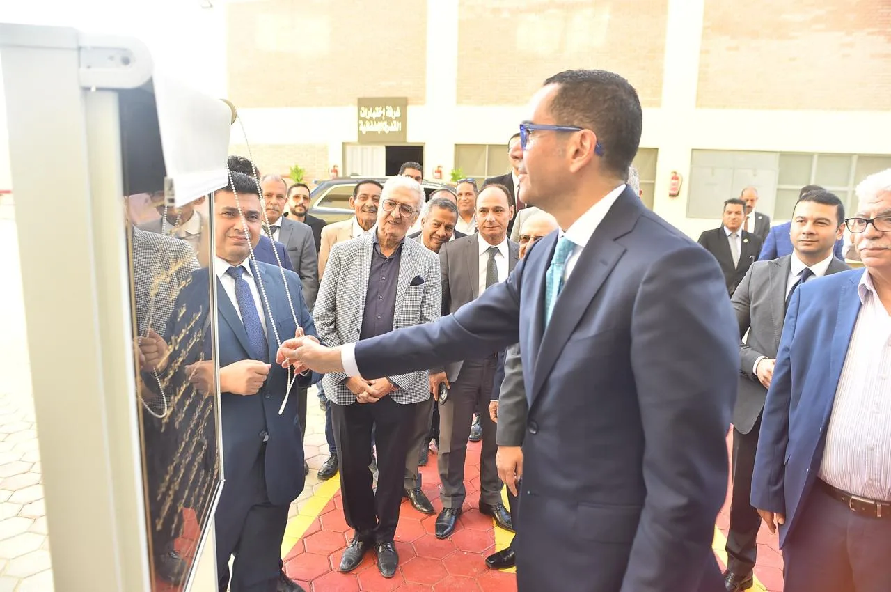 وزير الاستثمار يدشّن مركز اختبار معدات الإطفاء في مدينة بدر وزير الاستثمار يدشّن مركز اختبار معدات الإطفاء في مدينة بدر