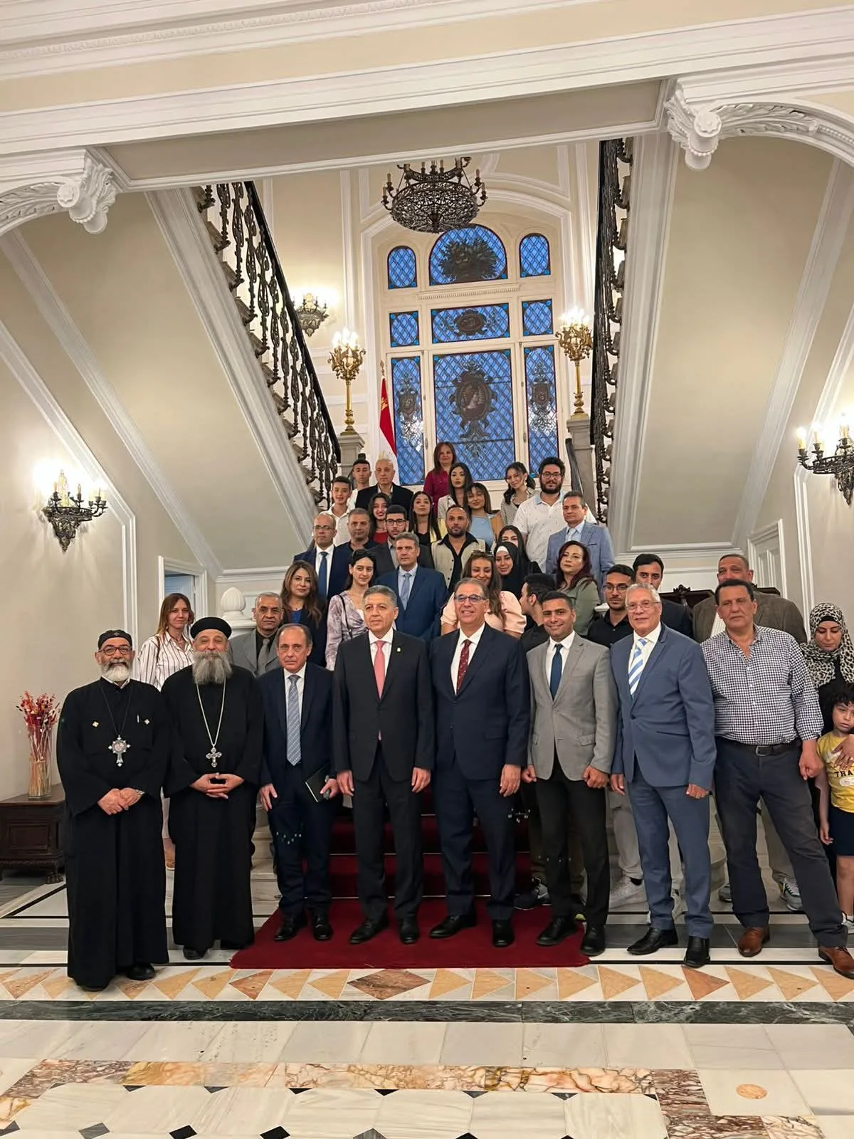 نائب وزير الخارجية يجتمع مع مجموعة من أفراد الجالية المصرية في اليونان