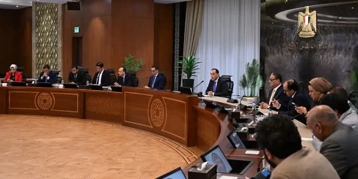 رئيس الوزراء: الحكومة وفرت ما وعدت به المصدرين وزادت دعم “رد الأعباء” إلى 45 مليار جنيه. رئيس الوزراء: الحكومة وفرت ما وعدت به المصدرين وزادت دعم “رد الأعباء” إلى 45 مليار جنيه.