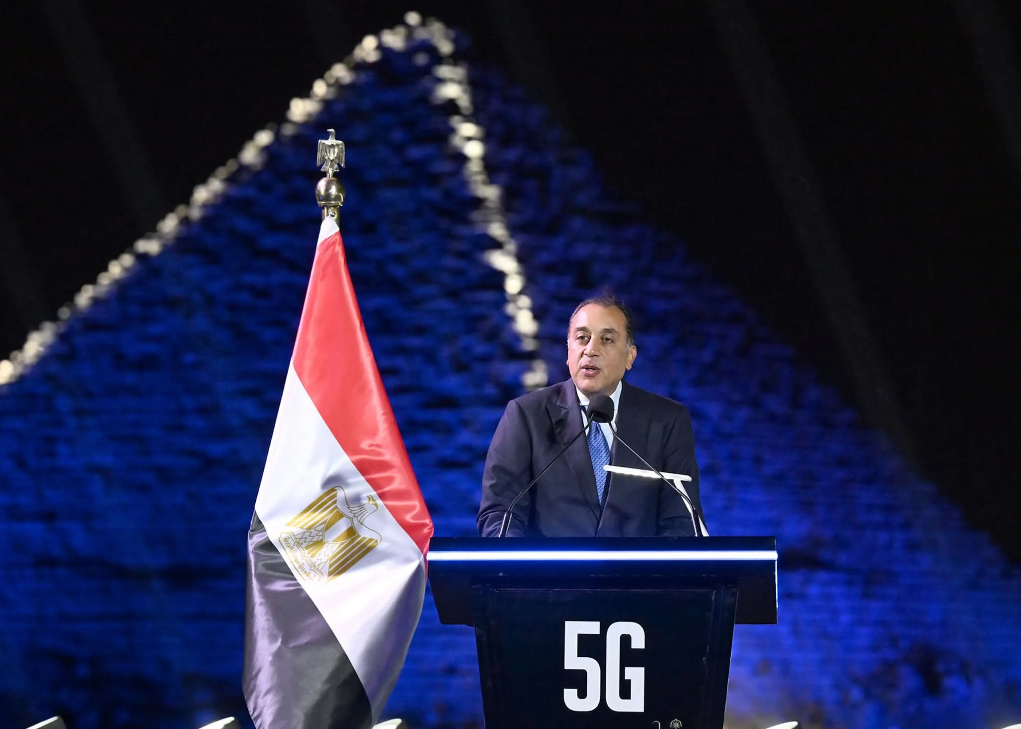 “مدبولي”: الجيل الخامس يمثل تقدمًا نحو “مصر الرقمية” وتمكين الشباب وتعزيز الاقتصاد المعرفي “مدبولي”: الجيل الخامس يمثل تقدمًا نحو “مصر الرقمية” وتمكين الشباب وتعزيز الاقتصاد المعرفي