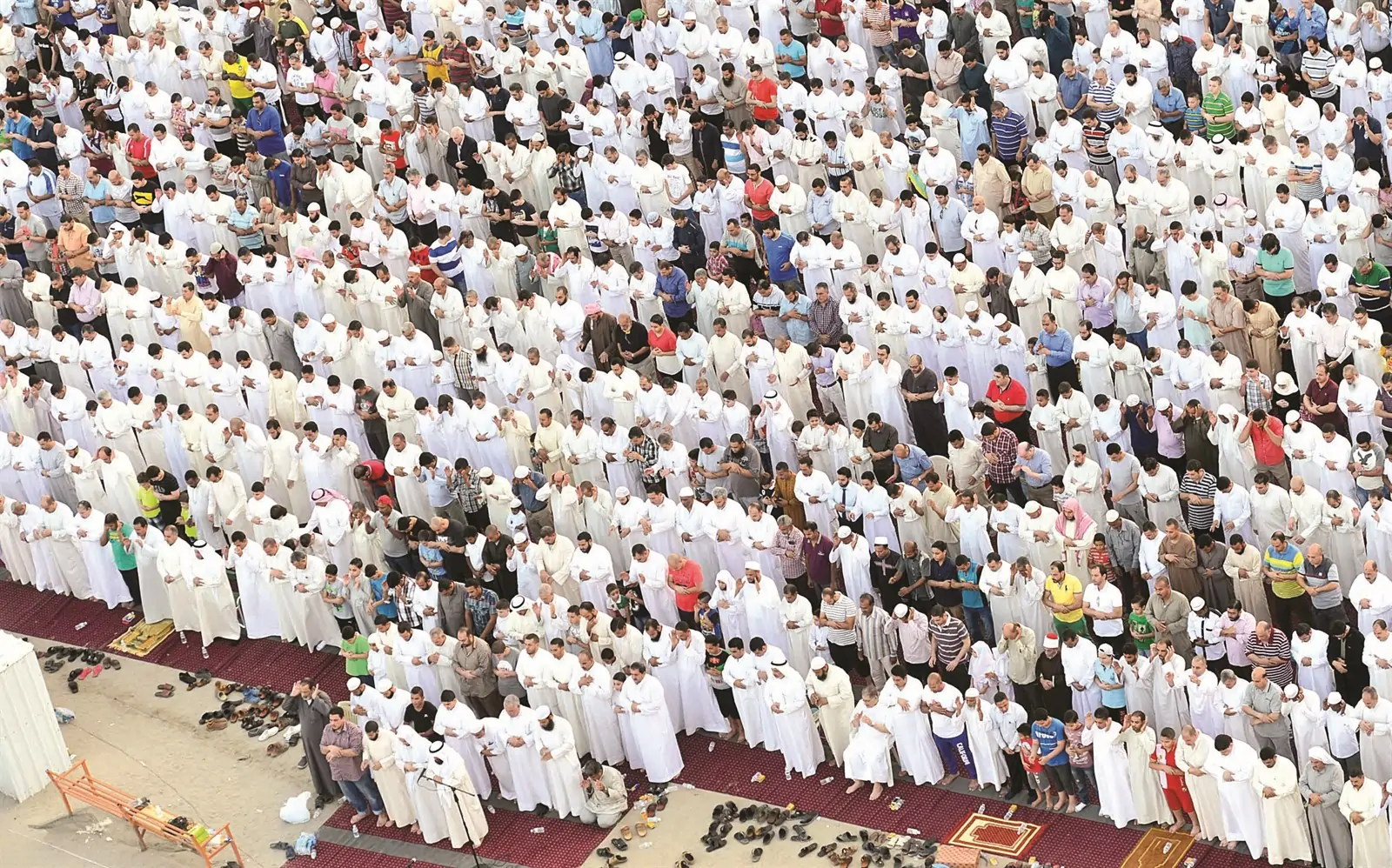 ما هو الحكم في صلاة الجمعة إذا صادفت يوم عيد؟ وهل يعفى المسلم من الجمعة والظهر بسبب صلاة العيد؟ الإفتاء تقدم التوضيح. ما هو الحكم في صلاة الجمعة إذا صادفت يوم عيد؟ وهل يعفى المسلم من الجمعة والظهر بسبب صلاة العيد؟ الإفتاء تقدم التوضيح.