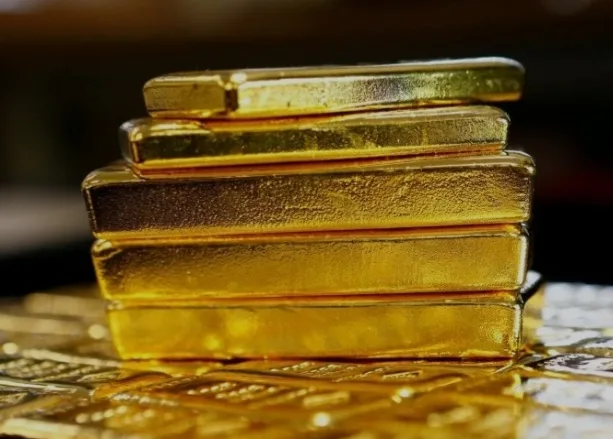 انخفاض أسعار الذهب في بداية الجلسة التجارية انخفاض أسعار الذهب في بداية الجلسة التجارية